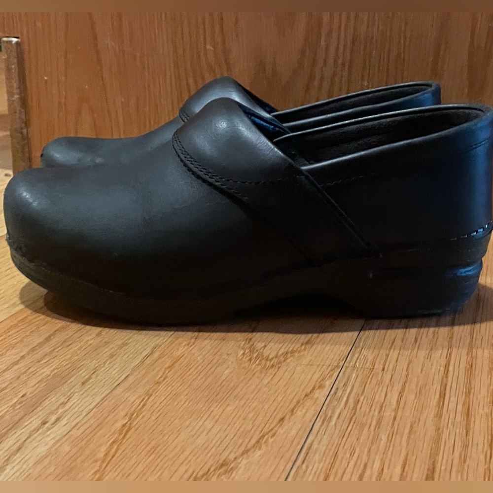 DANSKO CLOGS SZ 37, Nurse Shoes 👞